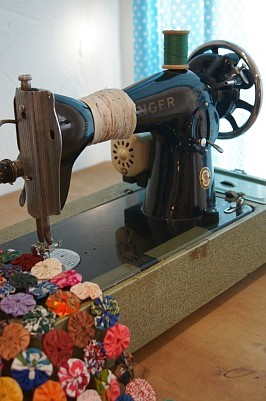 Original Singer Sewing Machine(With Case)