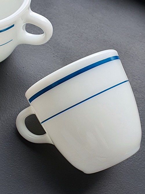 (6p재입고) Vintage Corning Pyrex Milk Glass Blue Band Mug - 2p품절