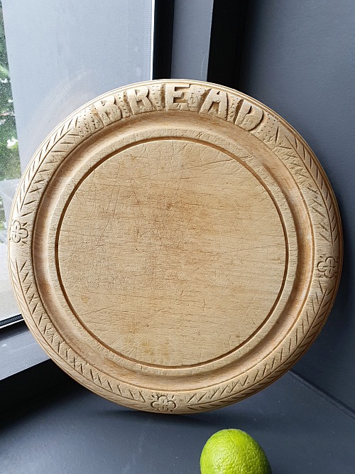 ANTIQUE WOODEN 12in ROUND BREAD BOARD ENGRAVED &quot;BREAD&quot;