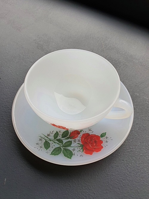 OLD ARCOPAL RED ROSE CUP&amp;SAUCER