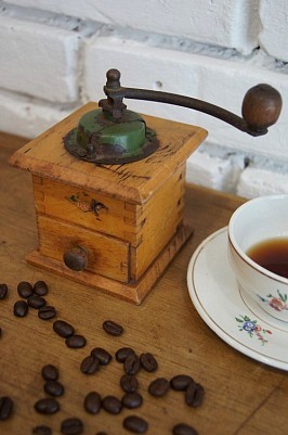 Antique E.G Coffee Grinder (1인용)