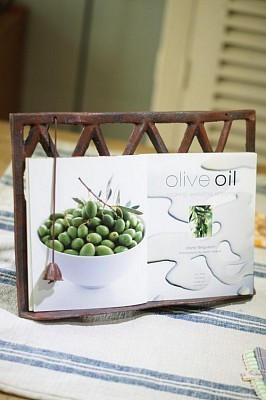 Vintage Cook Book Stand