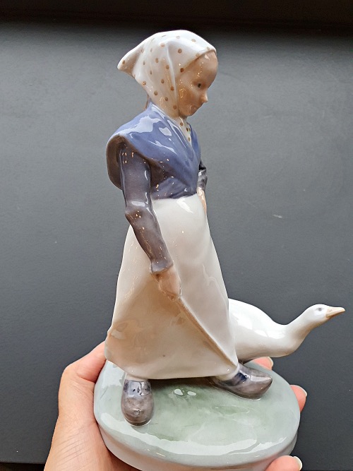 DENMARK ROYAL COPENHAGEN Girl With Goose Figurine