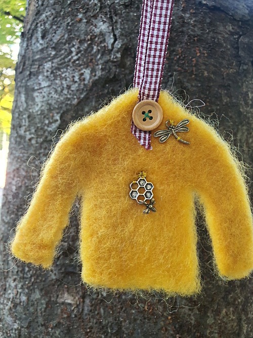 [ CHRISTMAS 30% Sale ] Hand Made Felted Jumper Decoration - 옐로우