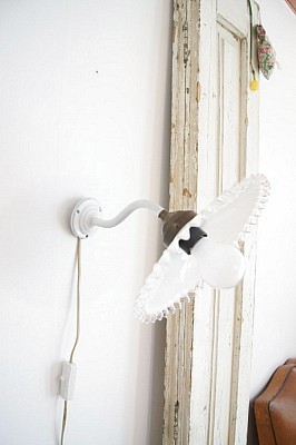 앤틱 프렌치 밀크글래스 벽등- 귀한 법랑 바디